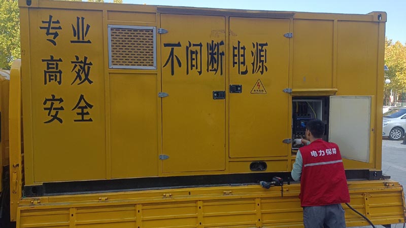 冷水江柴油发电机组和UPS电源配合使用时，如何避免切换过程中的电力中断？